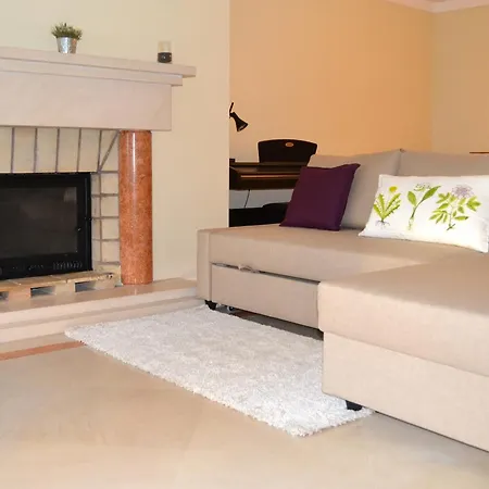 In One Flat - Pool, Parking & Nomad アパート