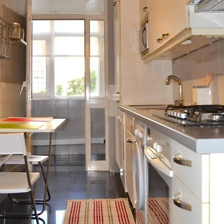 In One Flat - Pool, Parking & Nomad * Lizbona