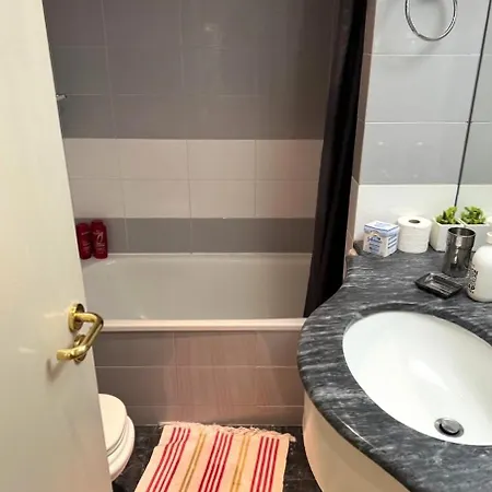 アパート In One Flat - Pool, Parking & Nomad